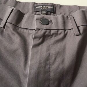 Like New! Banana Republic Khaki Slim fit Pant 35x32